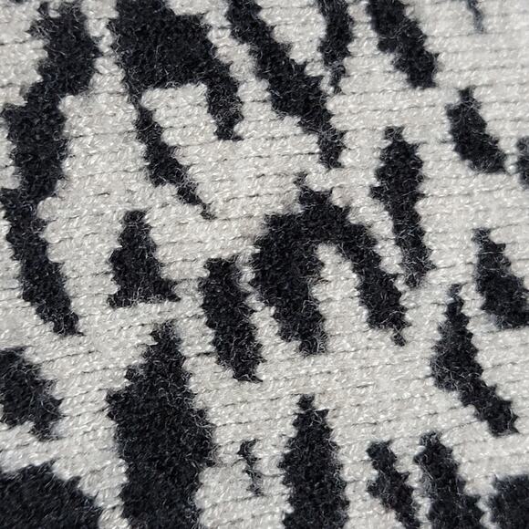 Animal Print Sweater - Picture 7 of 10